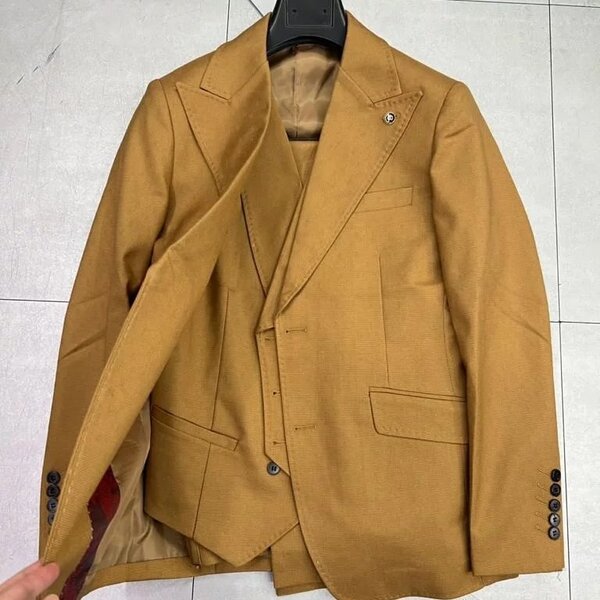 Men's suit