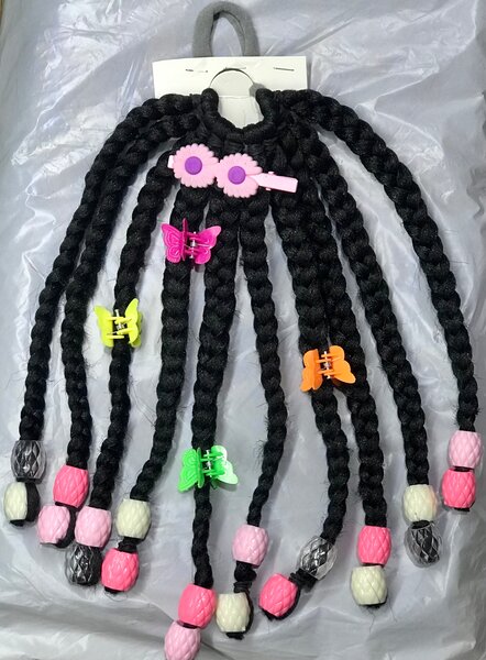Tresses enfant avec perles colorées
