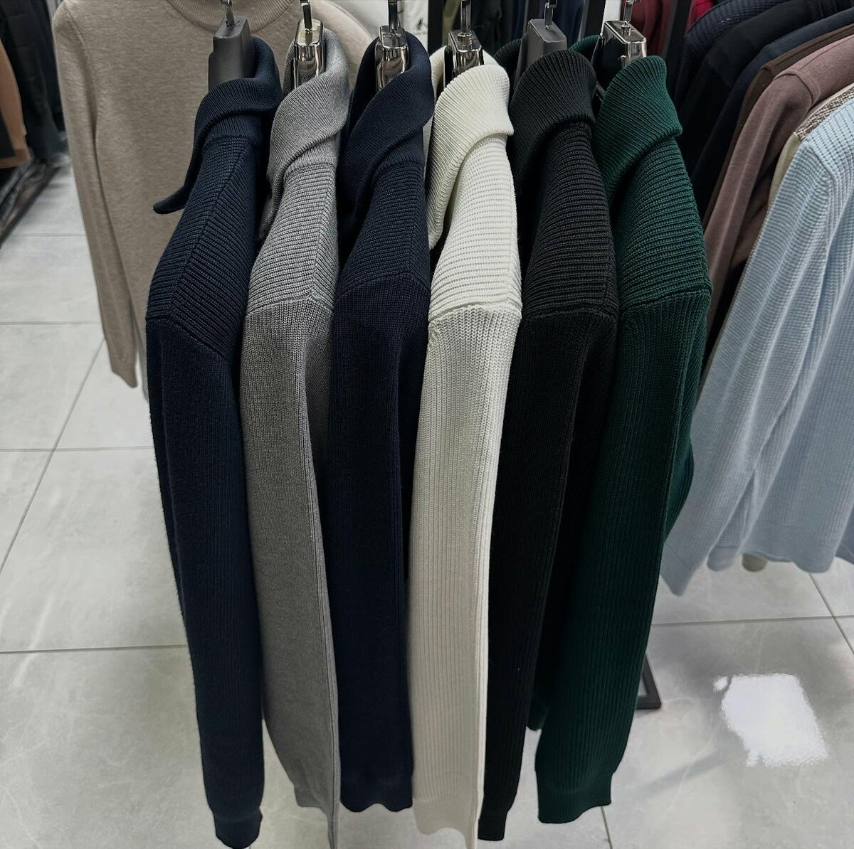 Кофты полный замок в наличии 