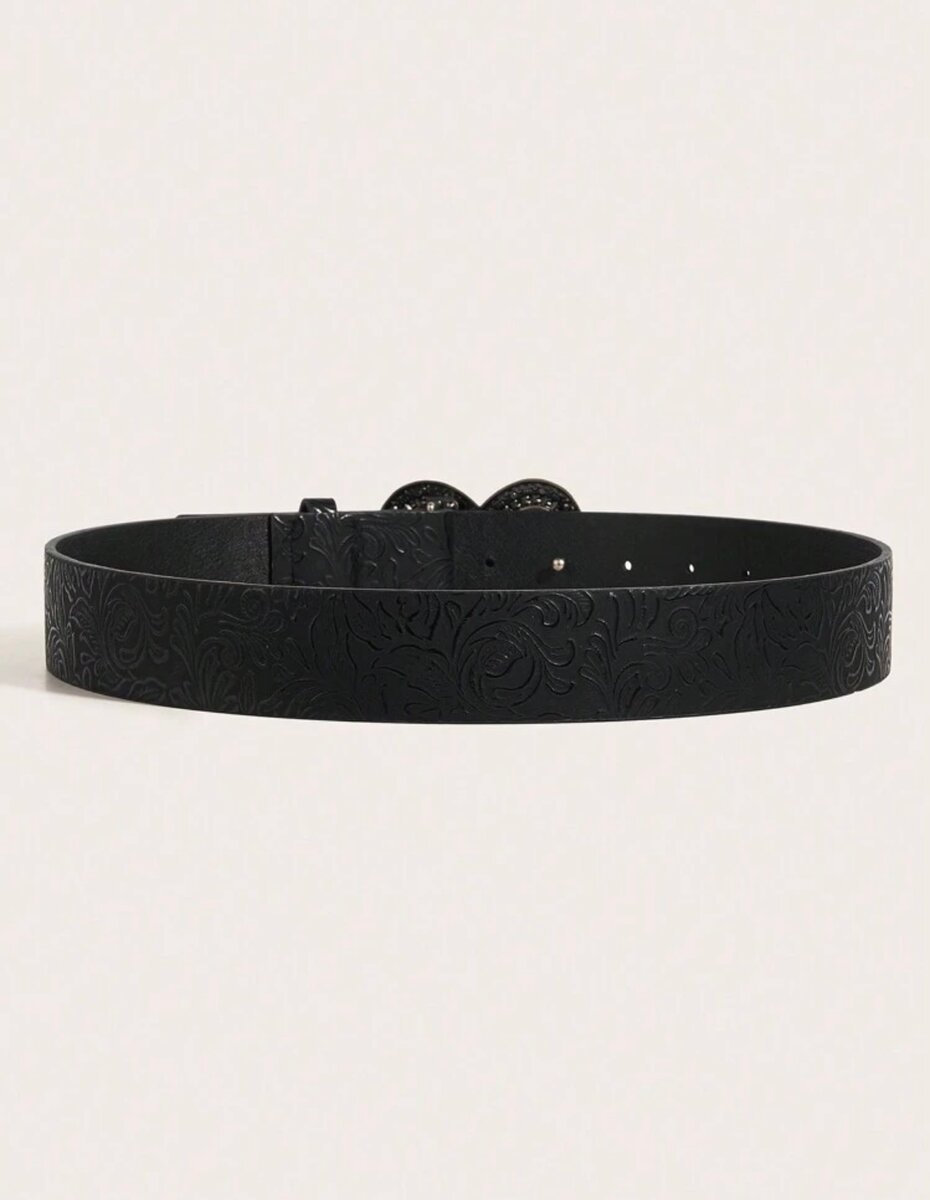 Ceinture noire avec boucle cœur
