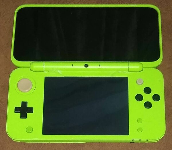 Nintendo 2DS XL Édition Minecraft