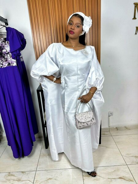 Robe Longue Satinée Blanche