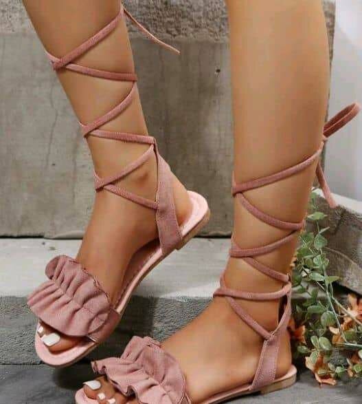 Sandales élégantes en cuir floral