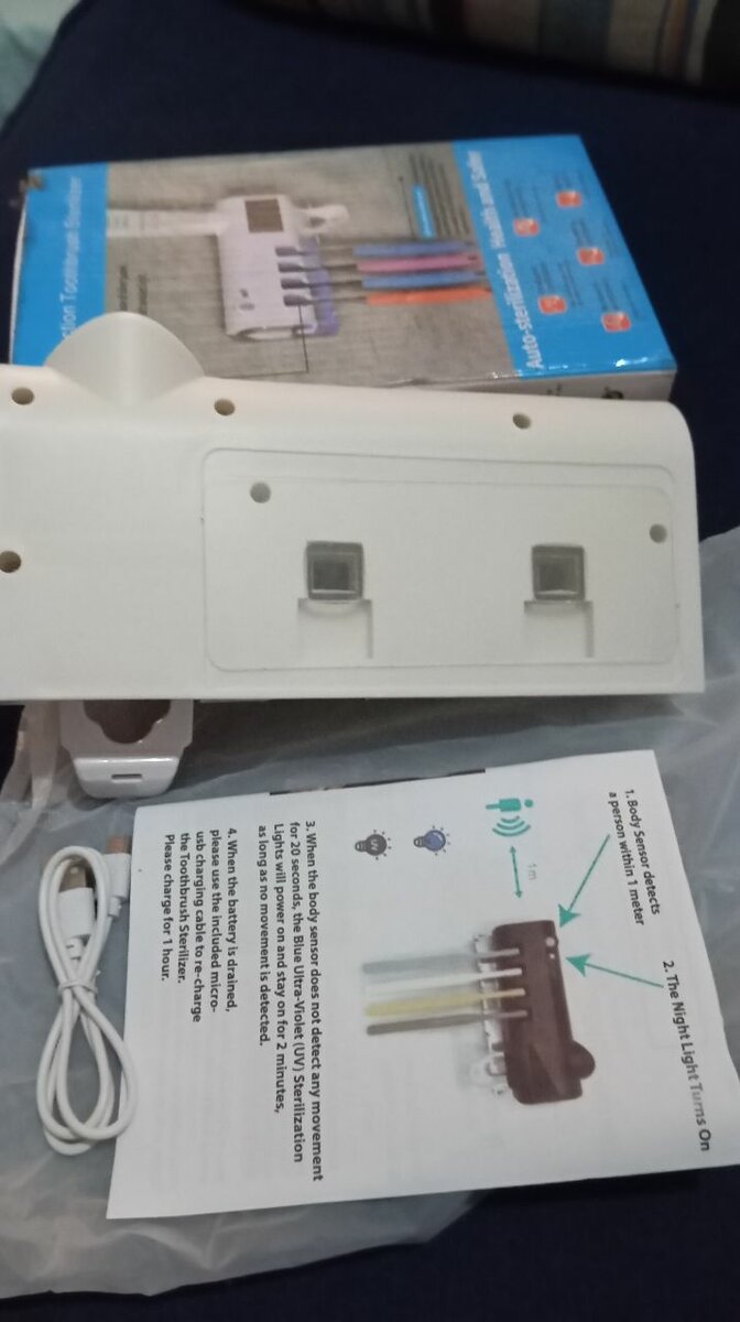 DISTRIBUTEUR DE DENTIFRICE