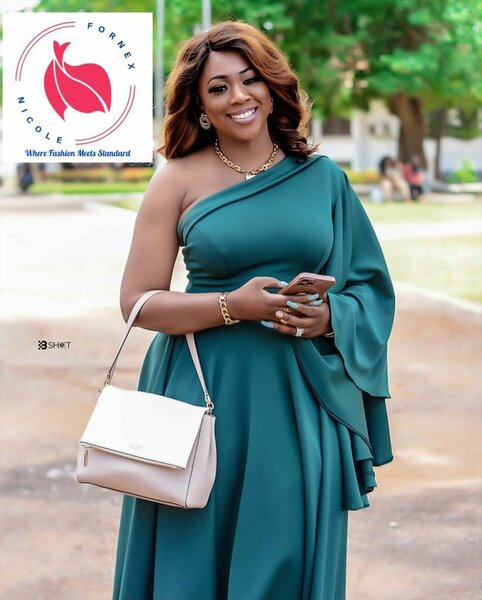 Robe asymétrique élégante