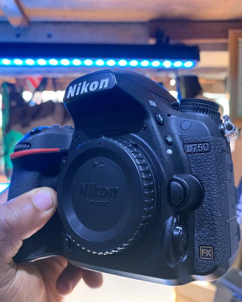 NIKON D750 FULL FRAME CAMERA