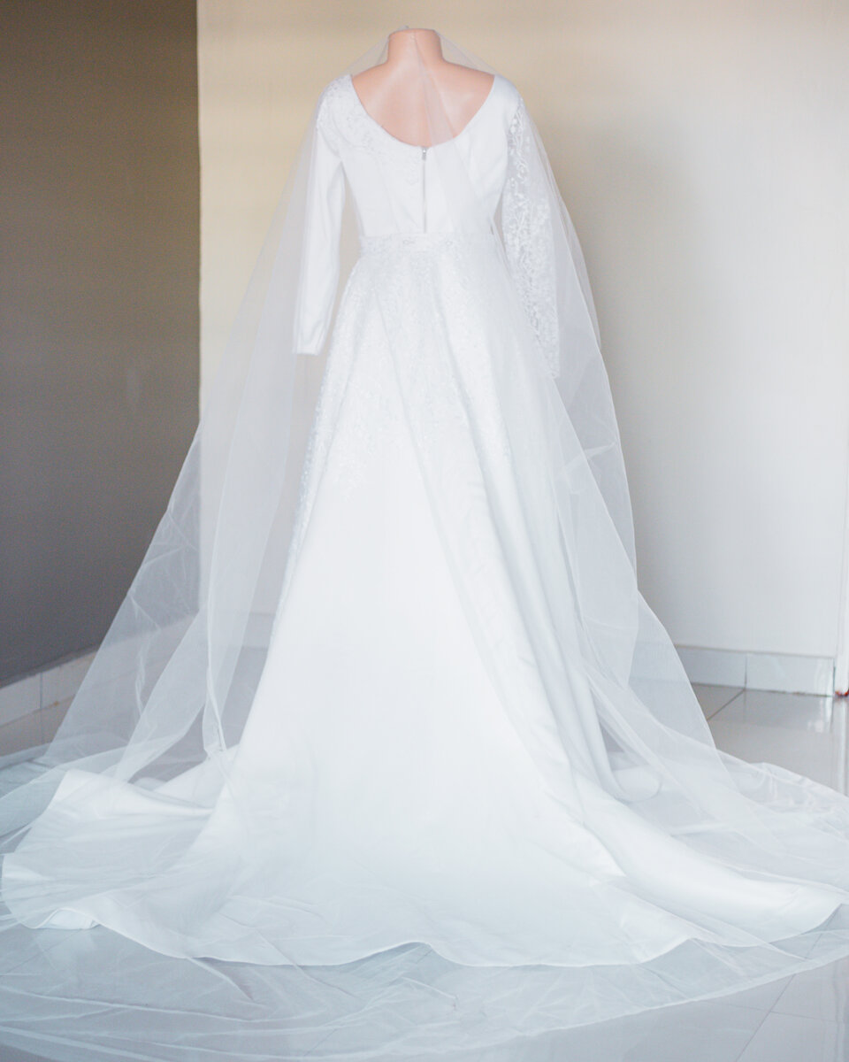 Wedding Dress with Over skirt and veil for hire