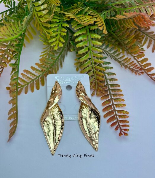 LEAFY Statement earrings