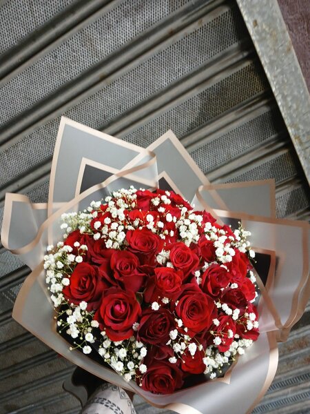 Magnifique Bouquet de Roses Rouges