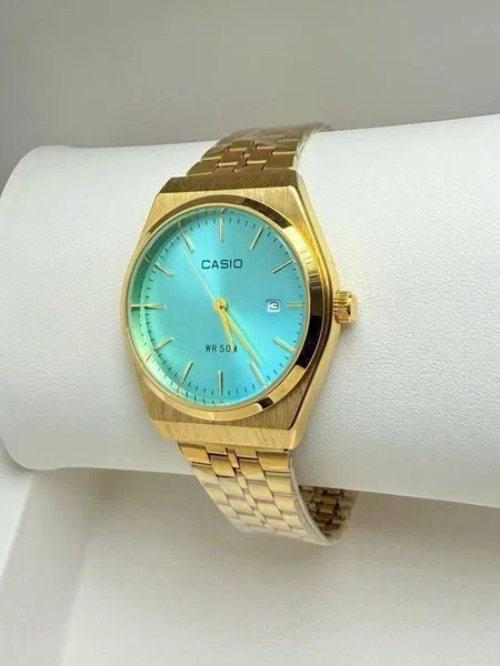 Montre Casio Dorée Élégante