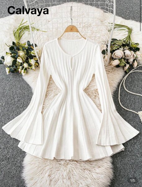 Elegant White Pleated Dress
