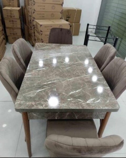 Table à dîner en marbre