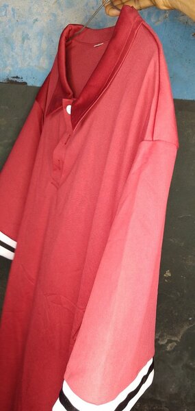 Polo ample rouge manches courtes