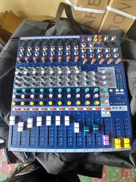 Table de mixage Soundcraft