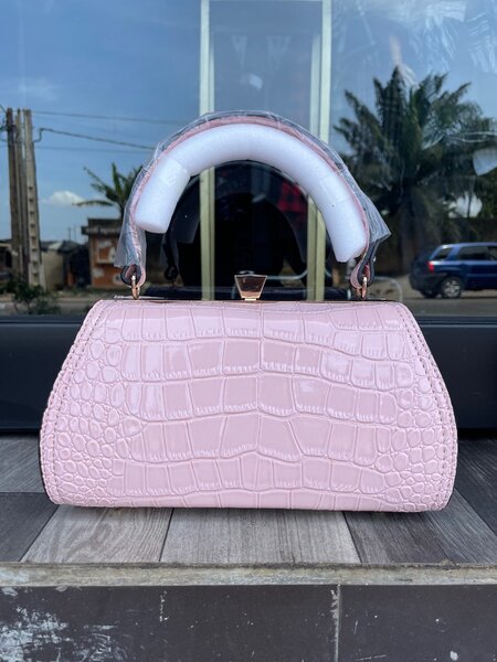 Sac à main croco élégant
