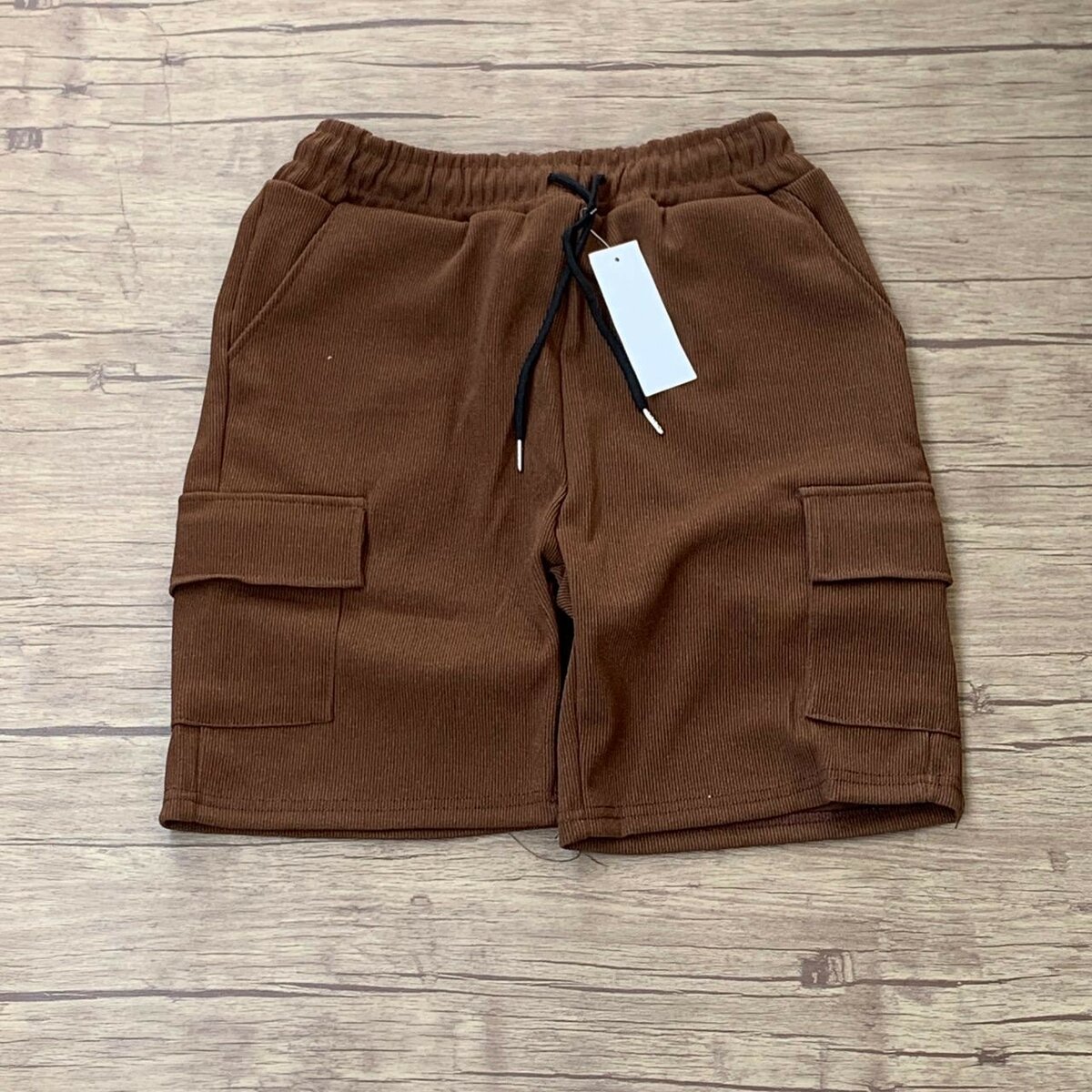 Side pocket shorts