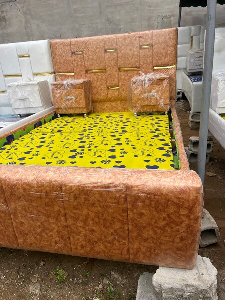 Lit double moderne rembourré