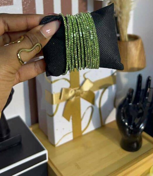 Sparkling Green Bangles Set