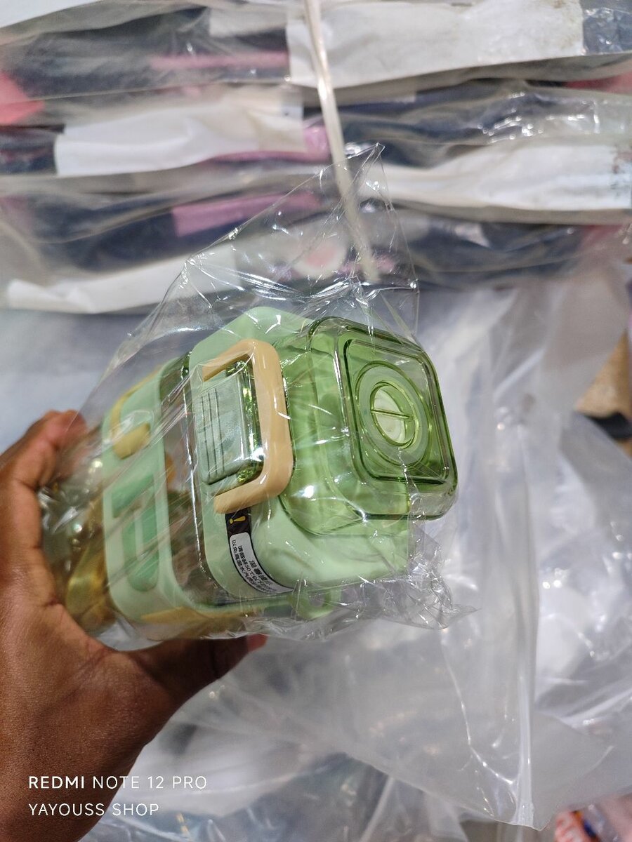 Bouteille d'eau en plastique portable