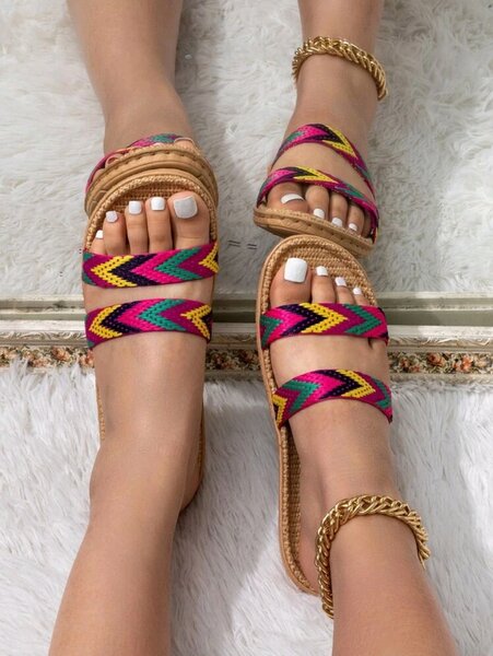 Colour block slippers