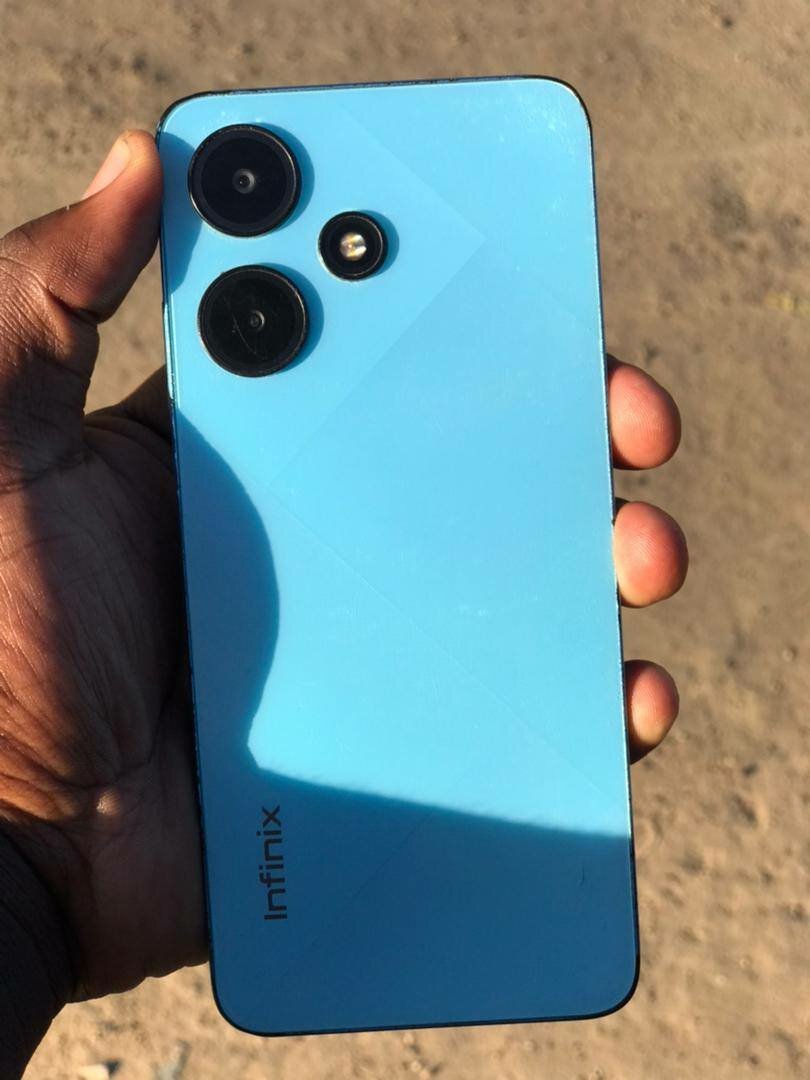> Infinix Hot 30i  *Battery :* 5000mAh  *Front Camera:* 8M