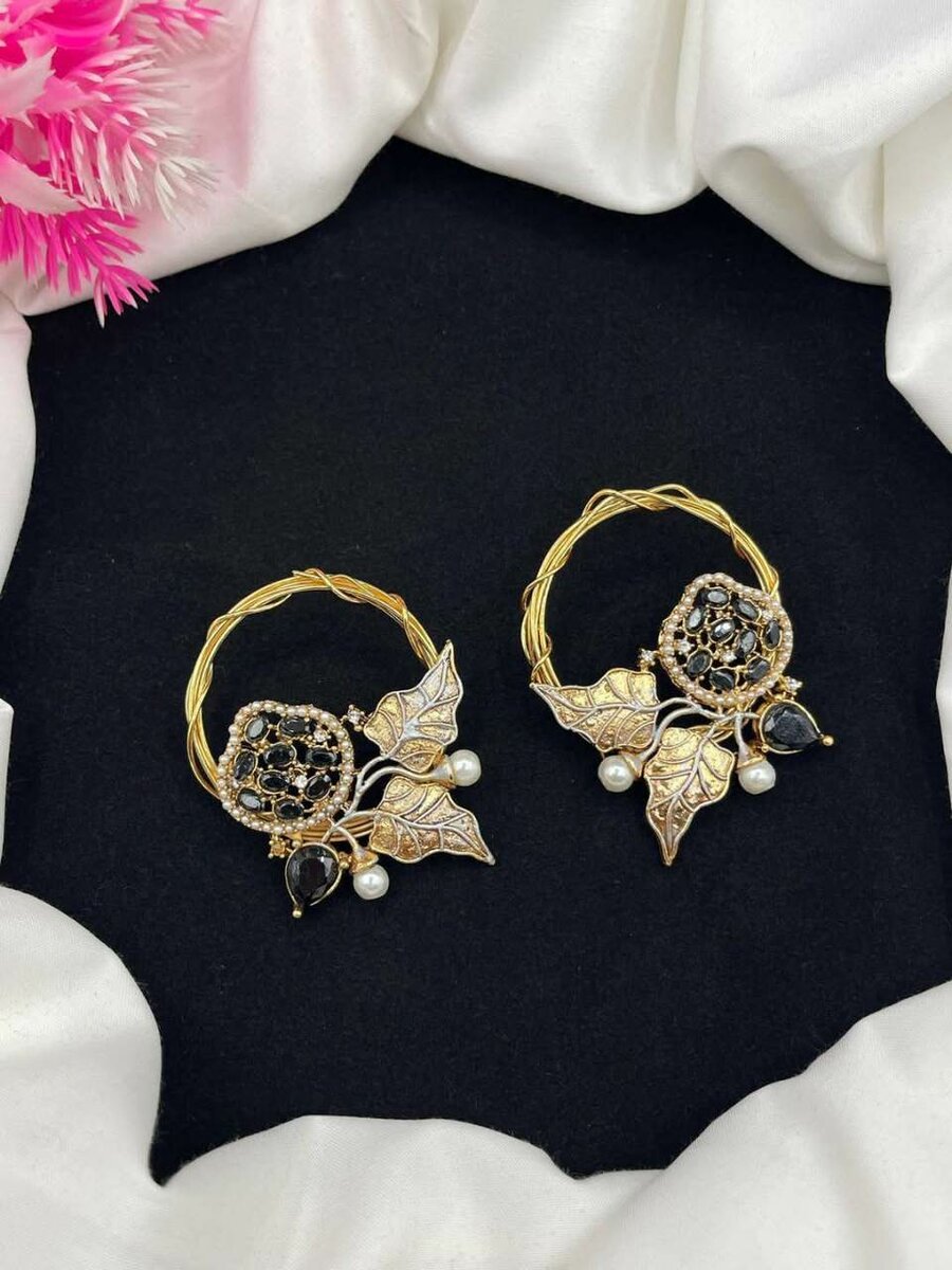 Ladies earrings