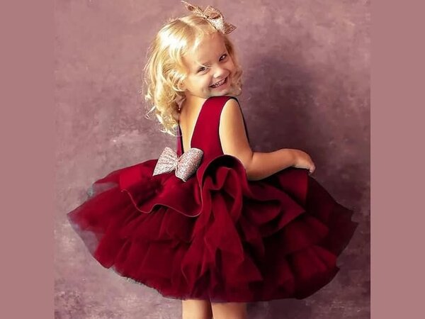 Burgundy bouffant dress for a girl 