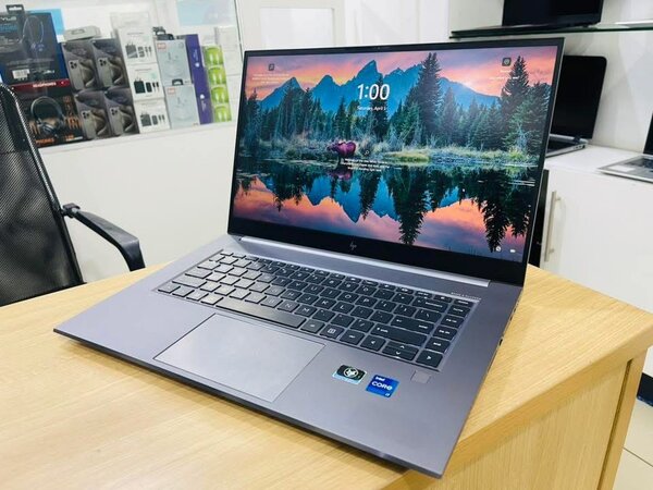 (WORKSTATION PC ) HP Zbook