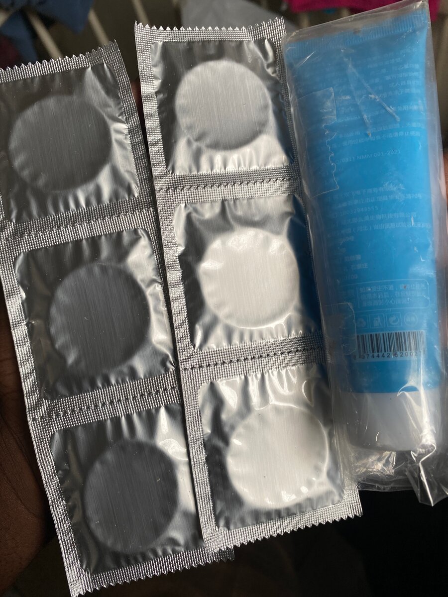 Lubrifiant Hyaluronique et Préservatifs