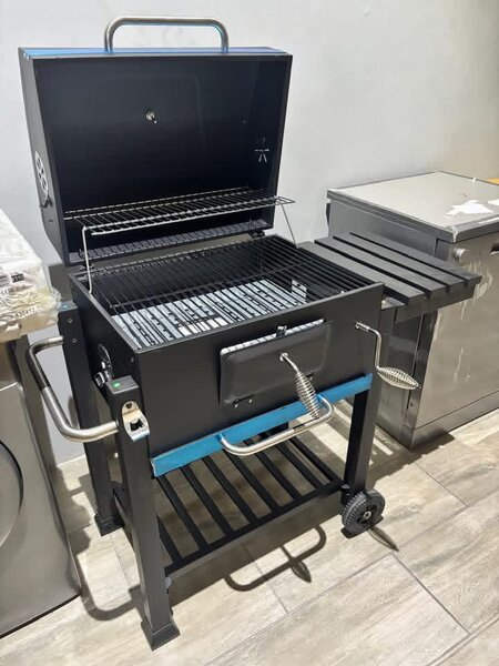 Barbecue à charbon portable