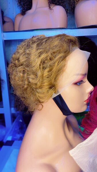 Perruque Pixie frontale normale