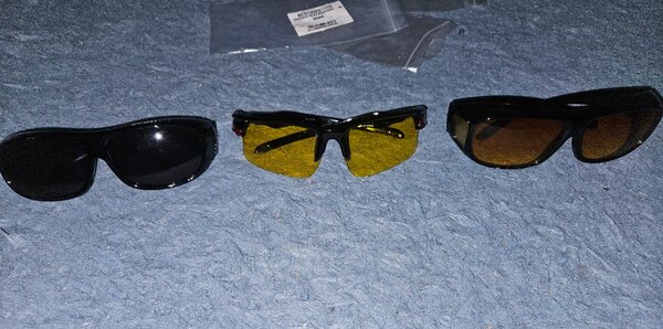 Lunettes de soleil et nocturne