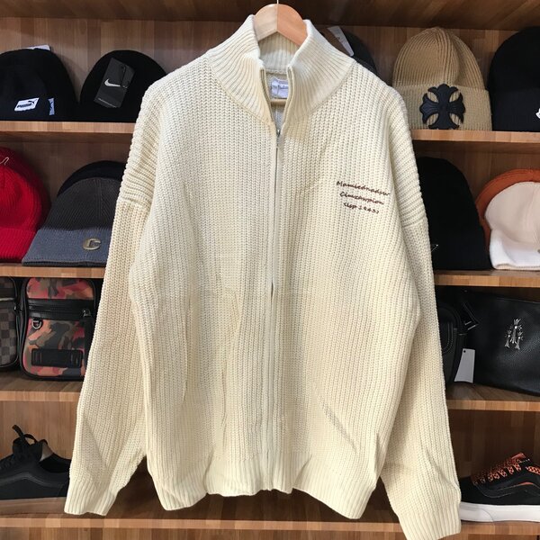 Quality sweaters with zip