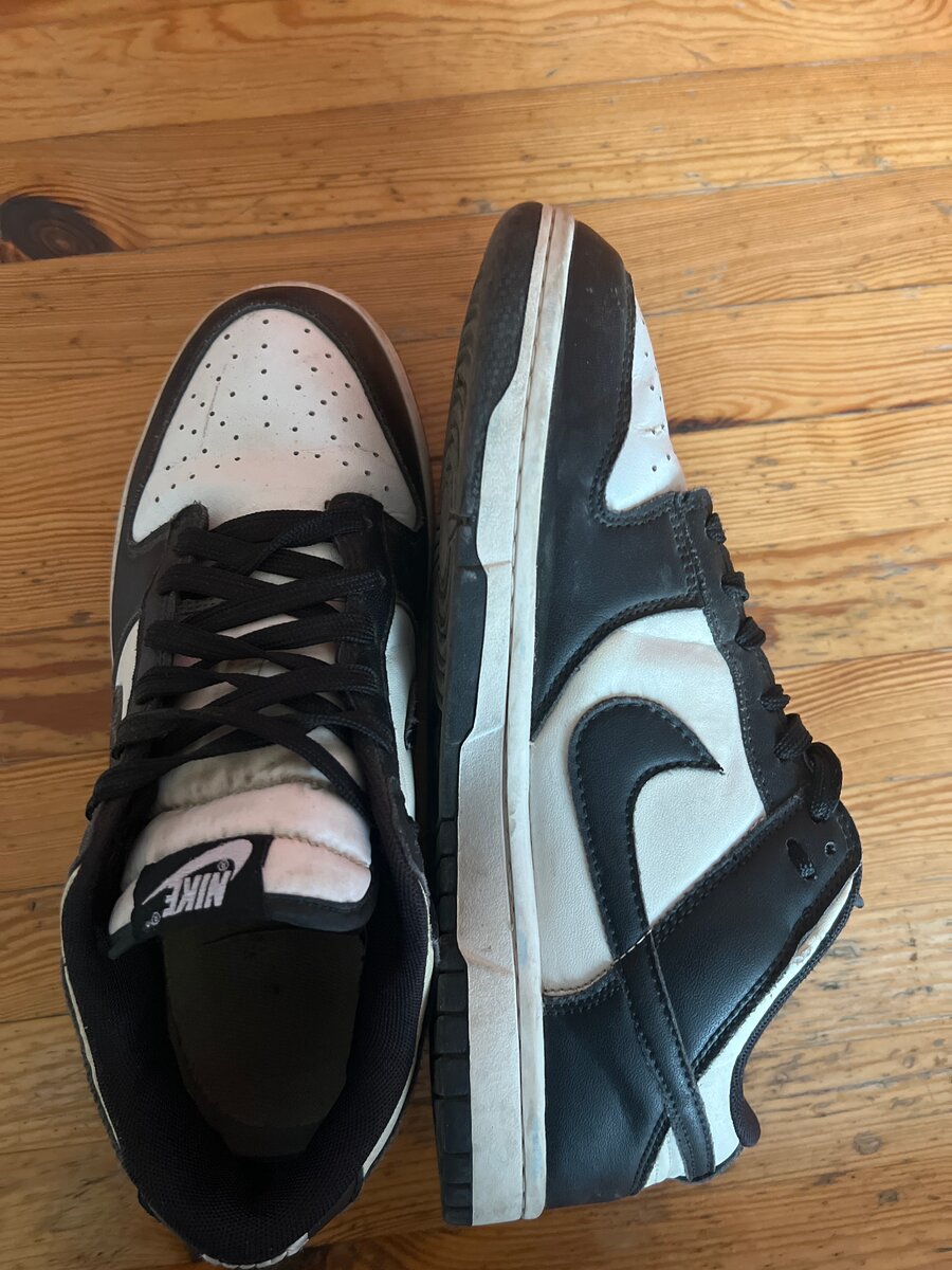 Nike Black White Sneakers