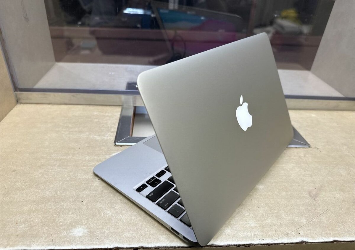 Mini APPLE Macbook air