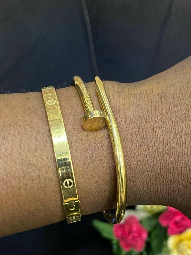 FEMALE WRIST CANDIES