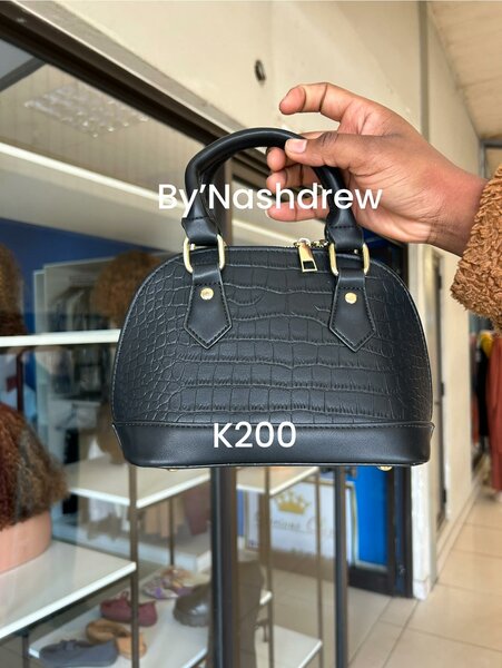 Women's small handbag in black