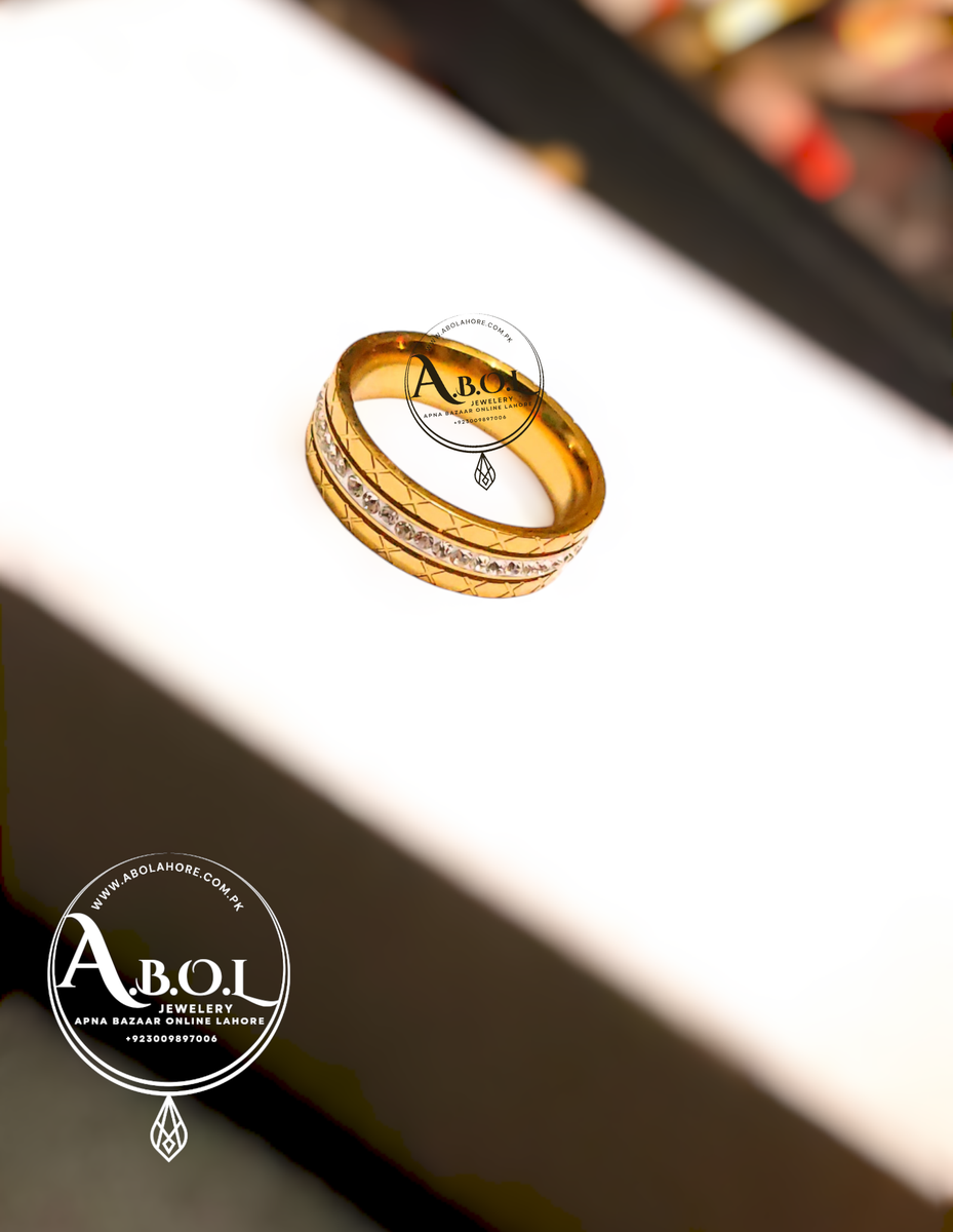 Stone layer ring band