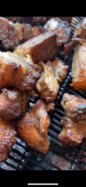 Poulet, poisson, porc braisé