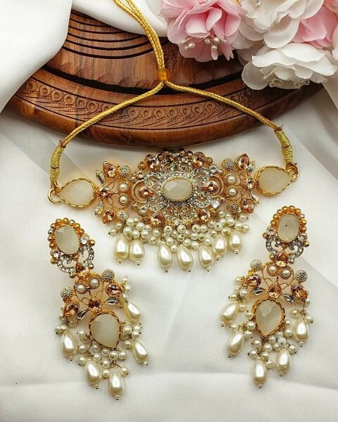 Ladies wedding set Necklace and earrings