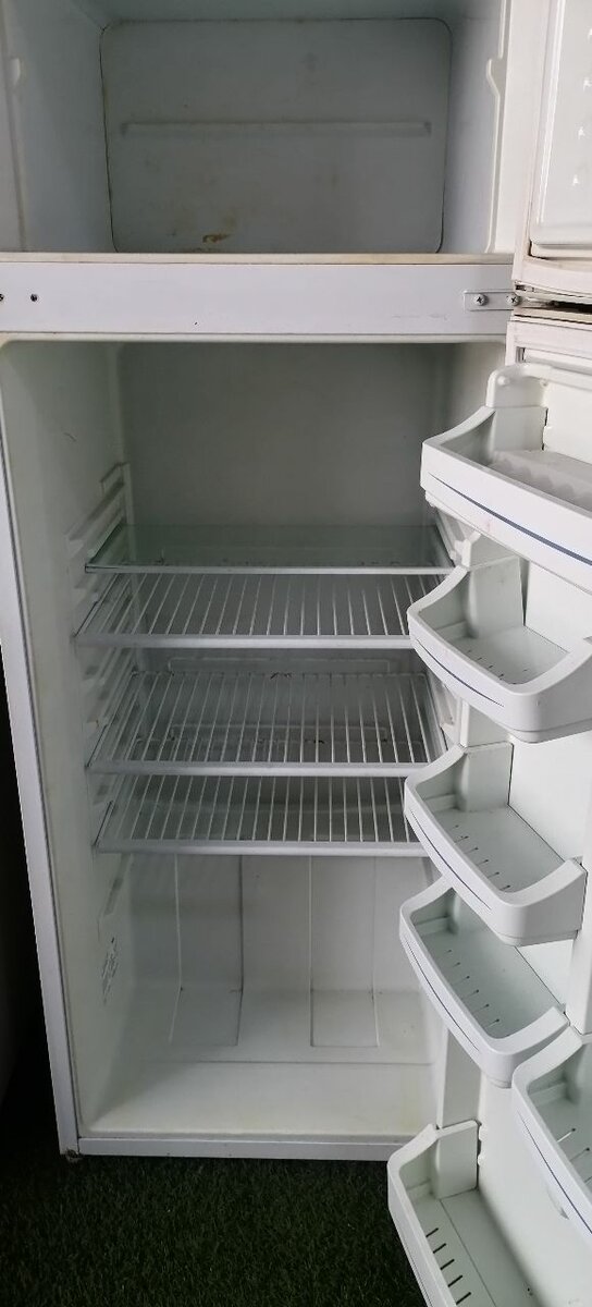 Chest refrigerator and freezer