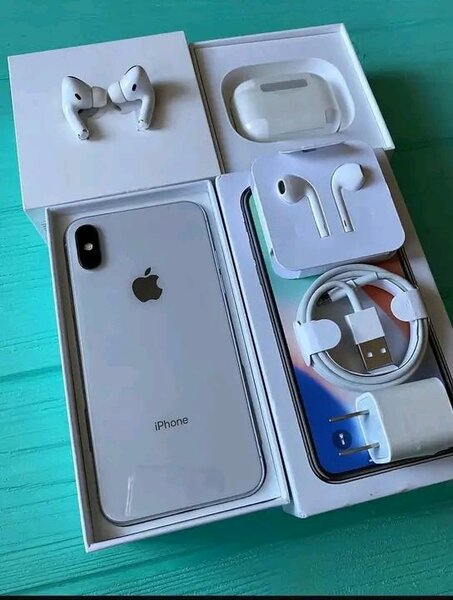 iPhone X argent 64 Go déverrouillé