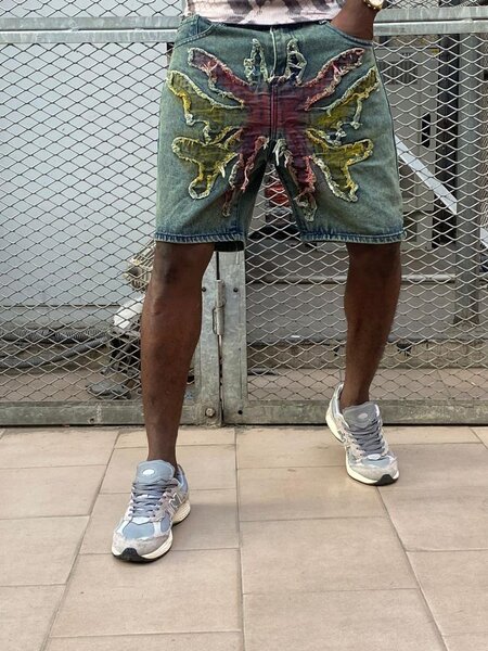 Short en jean graphique