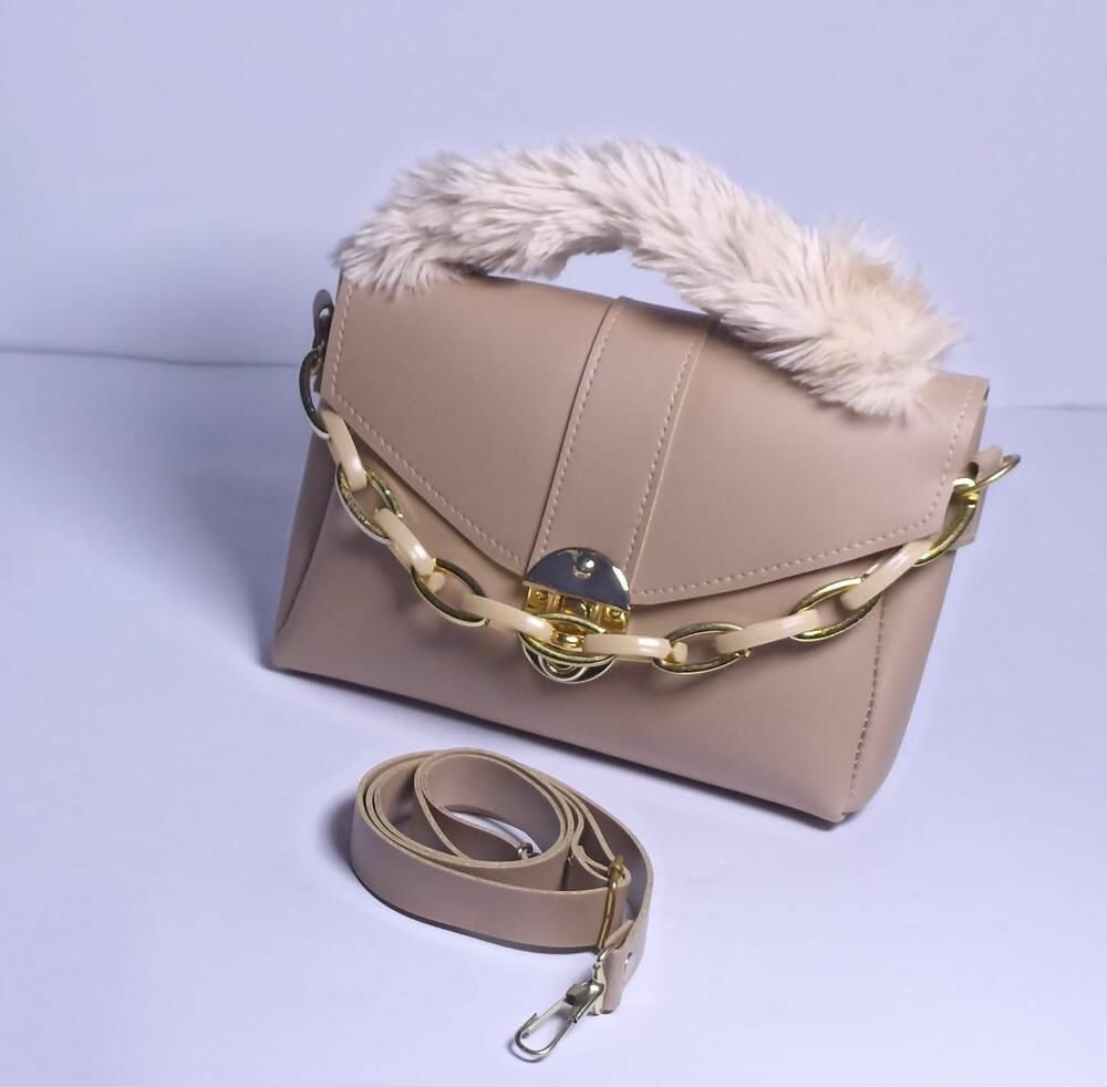 Chunky chain purse