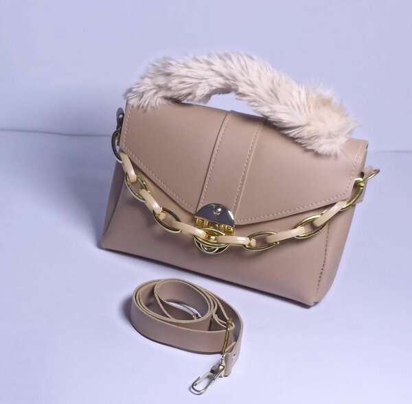 Chunky chain purse