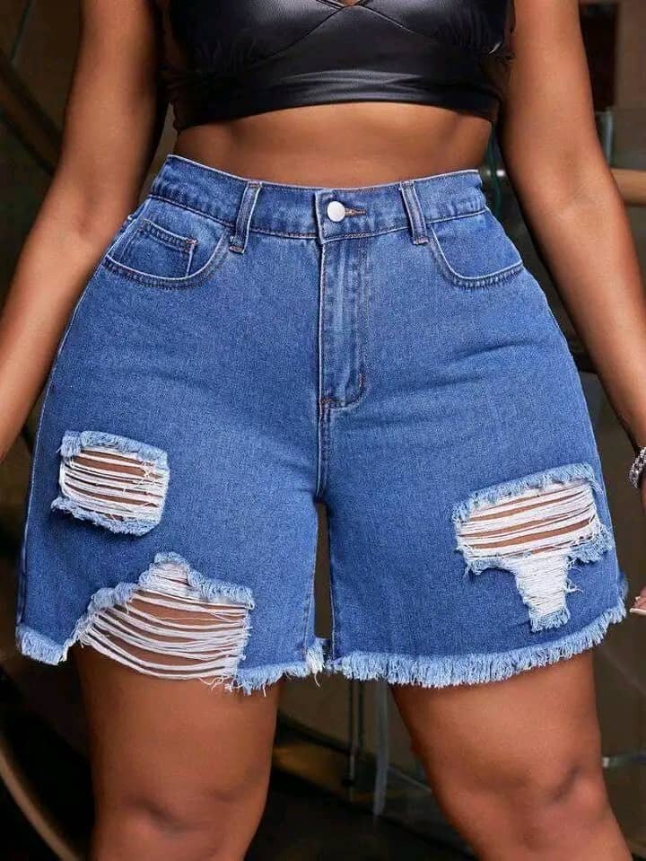 Shorts en jean déchiré tendance