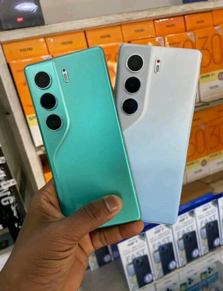 Tecno Camon 40