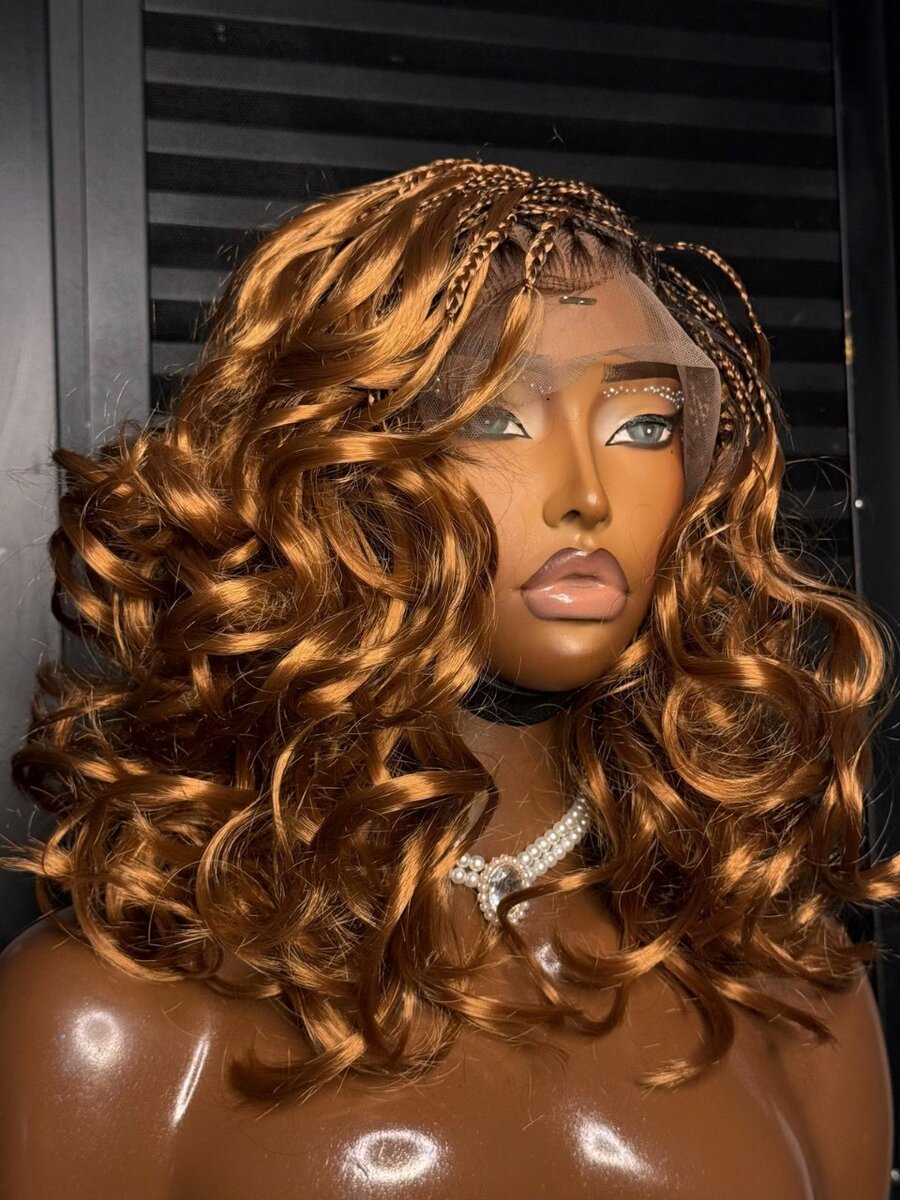 Perruque synthétique bouclée