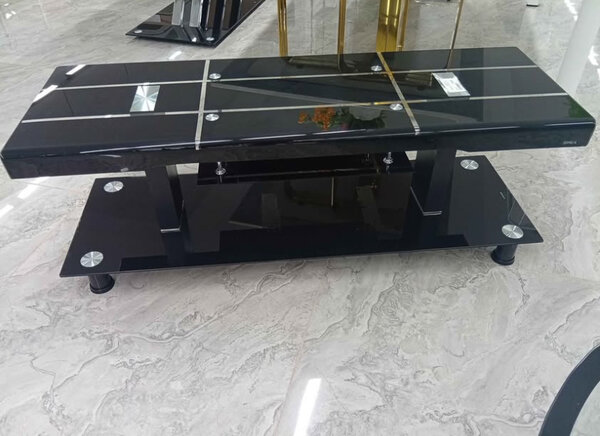 Table basse moderne en verre noir