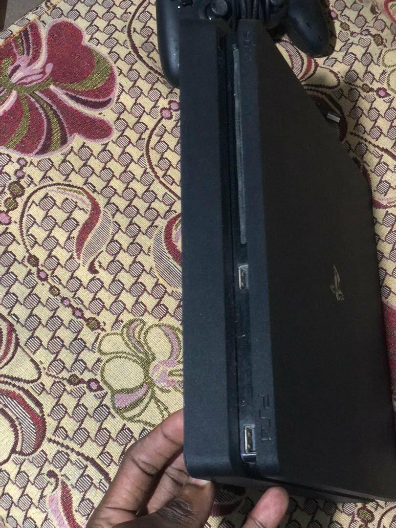 Ps4 slim